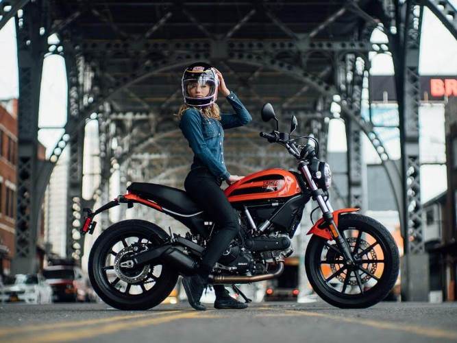 Ducati Scrambler Sixty2 - короткий огляд