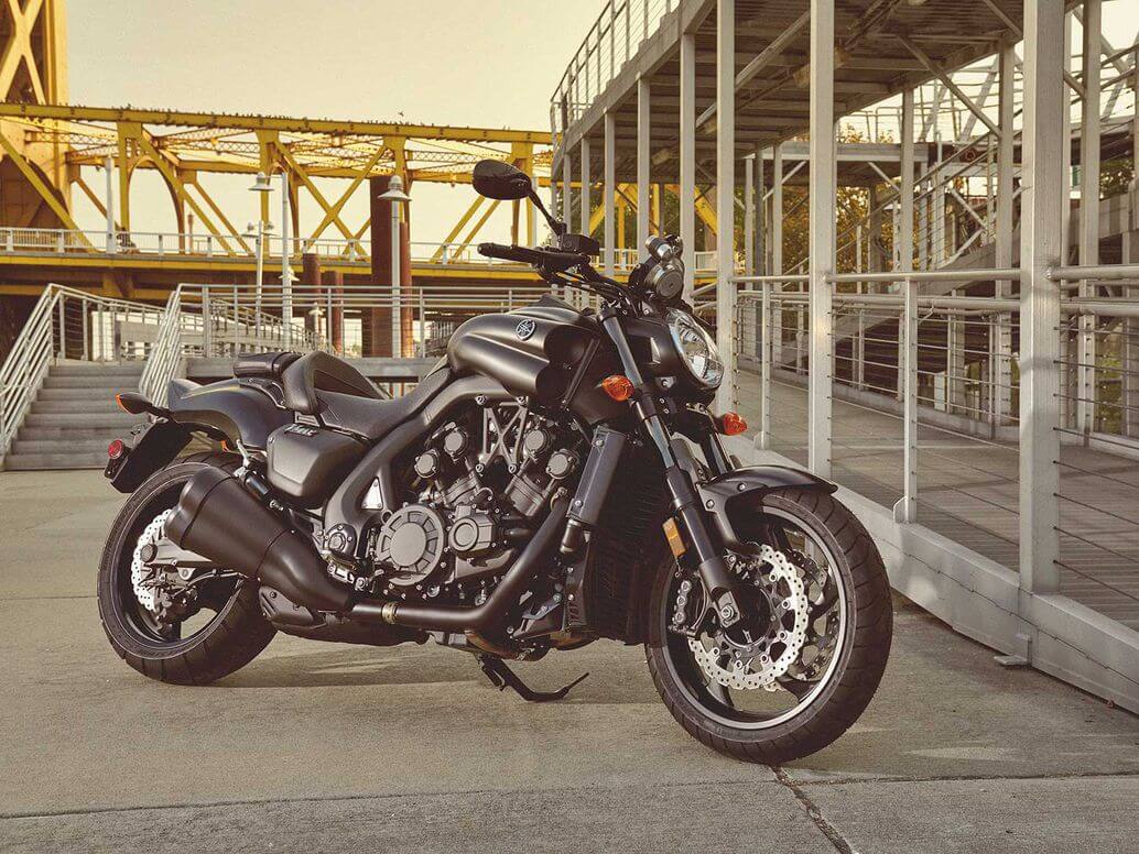 Yamaha VMAX - 1679 куб.см краси і потужності!