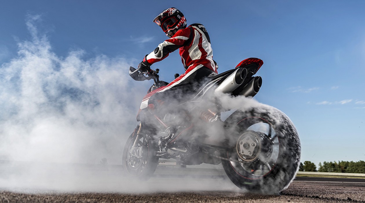 Hypermotard 9