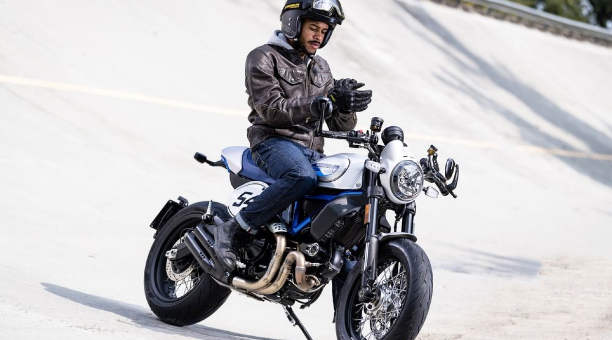 Scrambler Café Racer 2