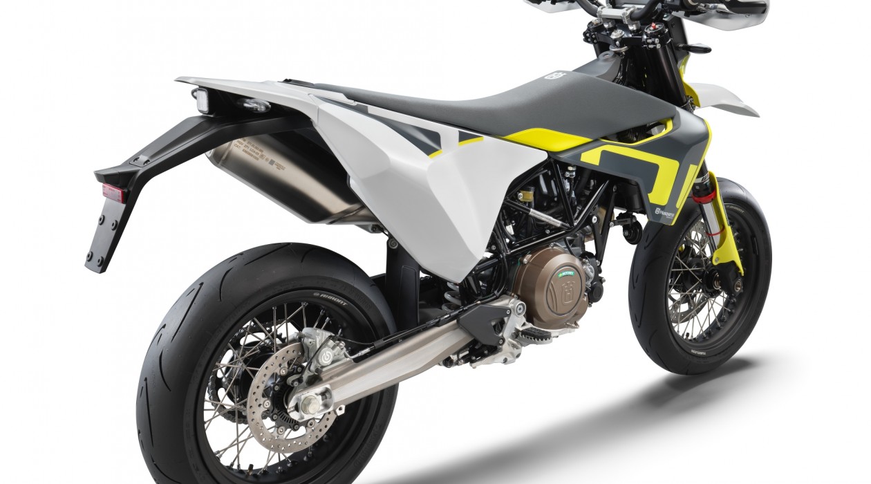 701 SUPERMOTO 2