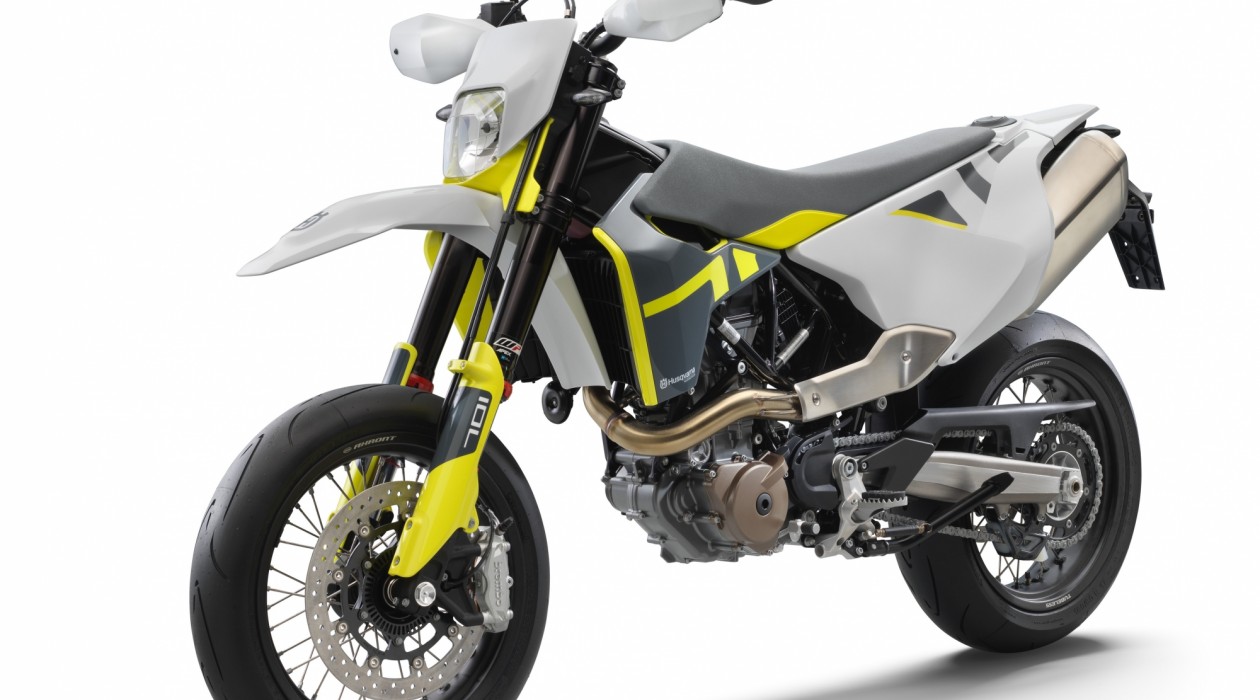 701 SUPERMOTO 3
