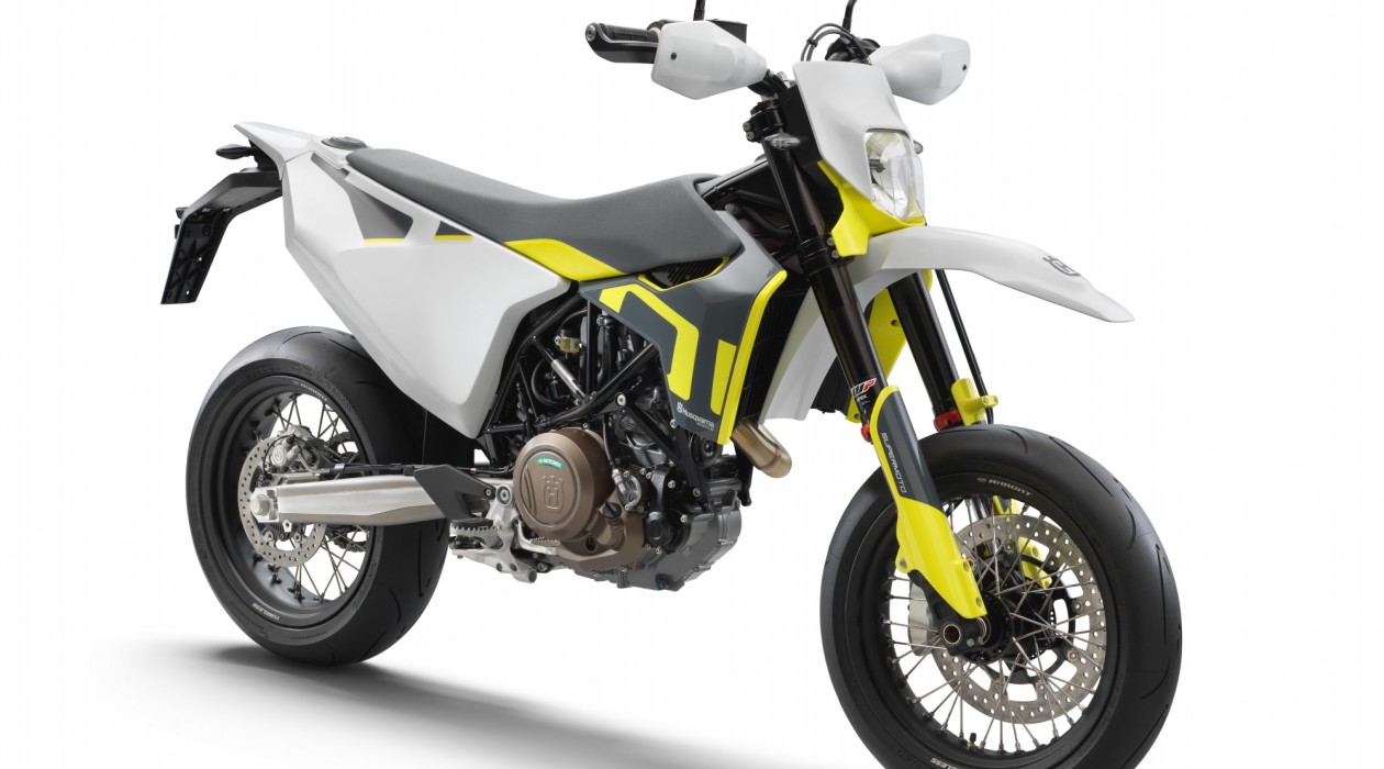 701 SUPERMOTO 4