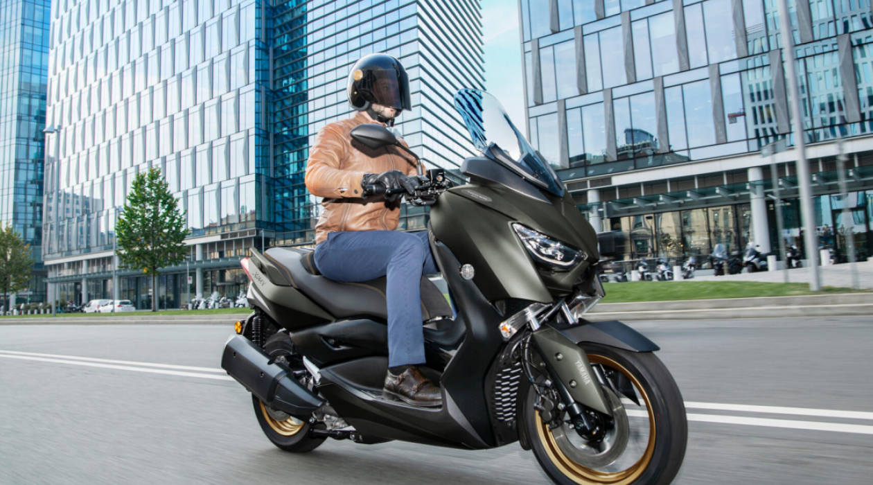 Yamaha XMAX 300 3