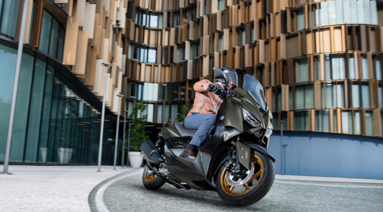 Yamaha XMAX 300 6