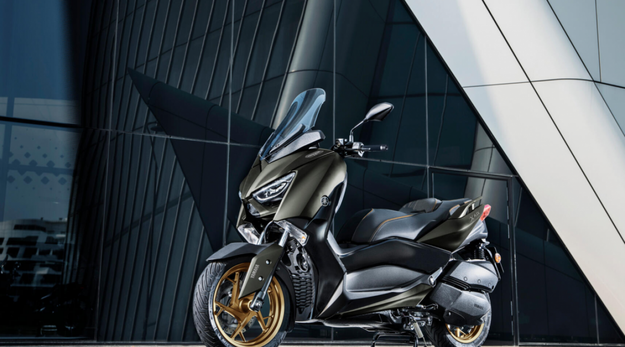 Yamaha XMAX 300 9